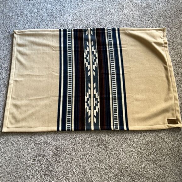 Pendleton Pet Throw Blanket! - Picture 1 of 6